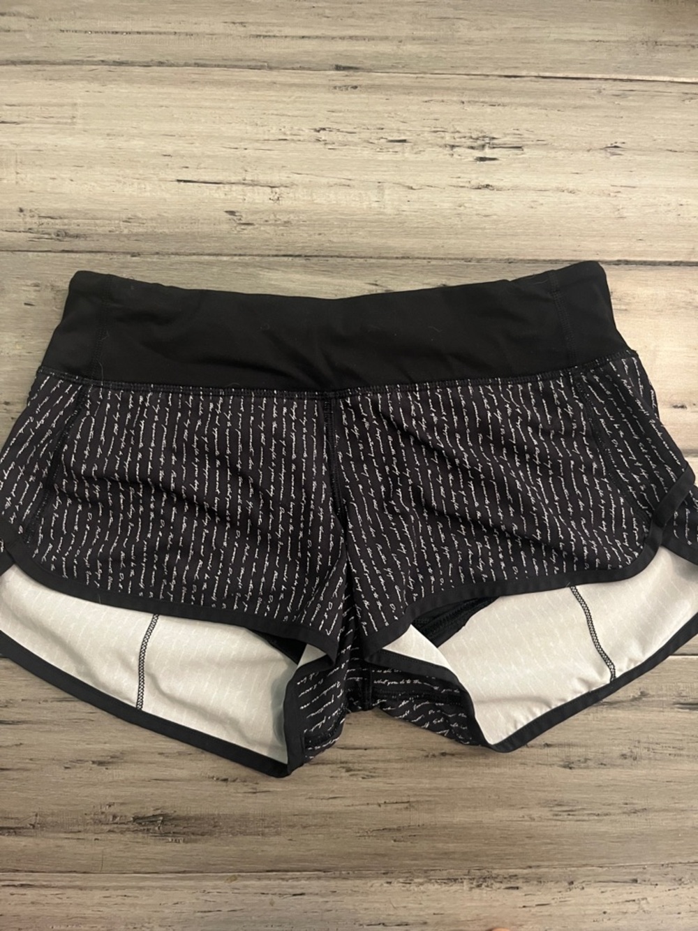 lululemon patterned speed up 2.5” inseam